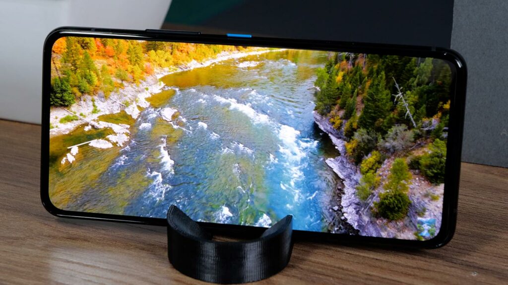 Zenfone 8 Flip review: detalhe da tela do aparelho