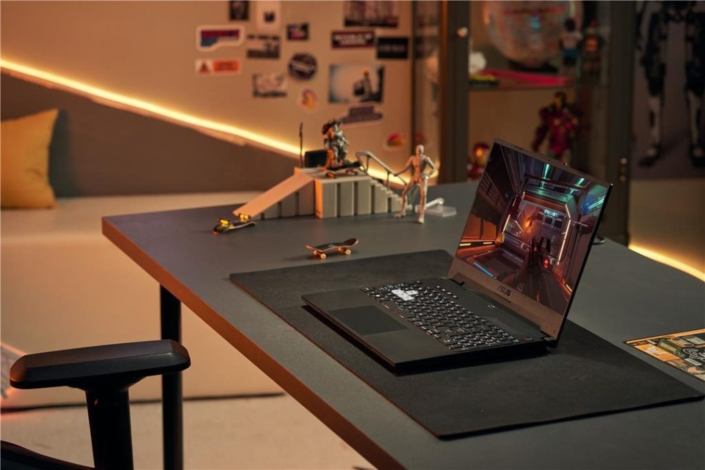 O setup perfeito existe, e ele começa com o poder do notebook gamer ASUS. Performance imersiva em uma máquina com design inconfundível.