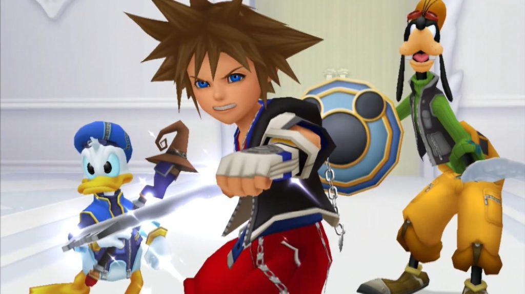 Sora em posição de combate segurando a Keyblade, acompanhado por Pato Donald e Pateta em um cenário de castelo branco com detalhes minimalistas. 